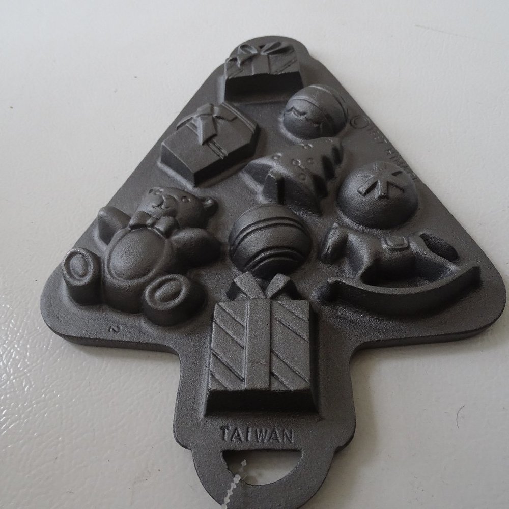 HiMark 1987 Cast Iron Christmas Tree Ornaments